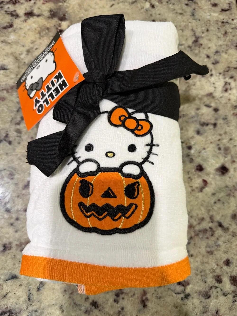 Hello kitty pumpkin Halloween 2 pack hand towels nwt
